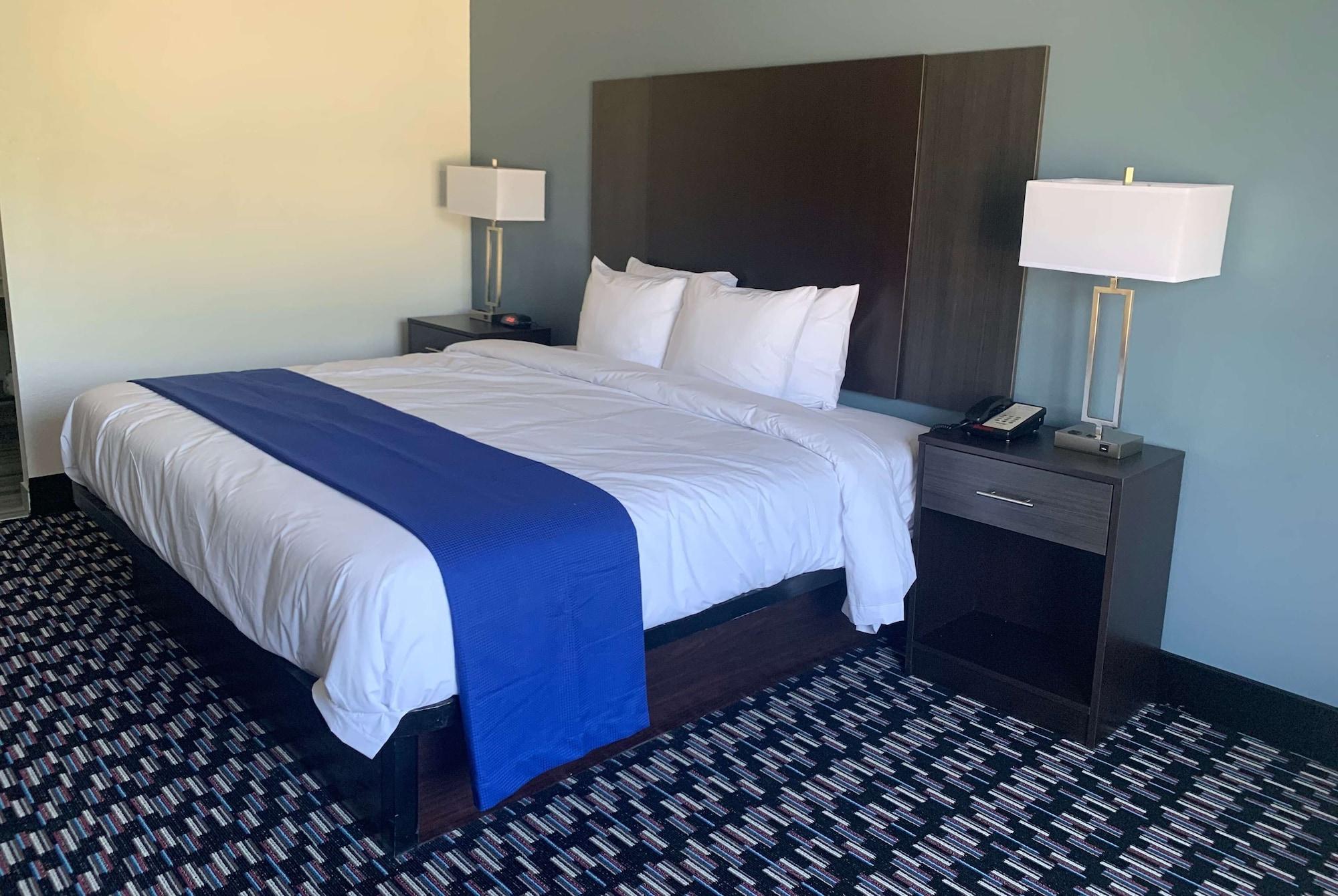 Baymont By Wyndham Charlotte University Exterior photo