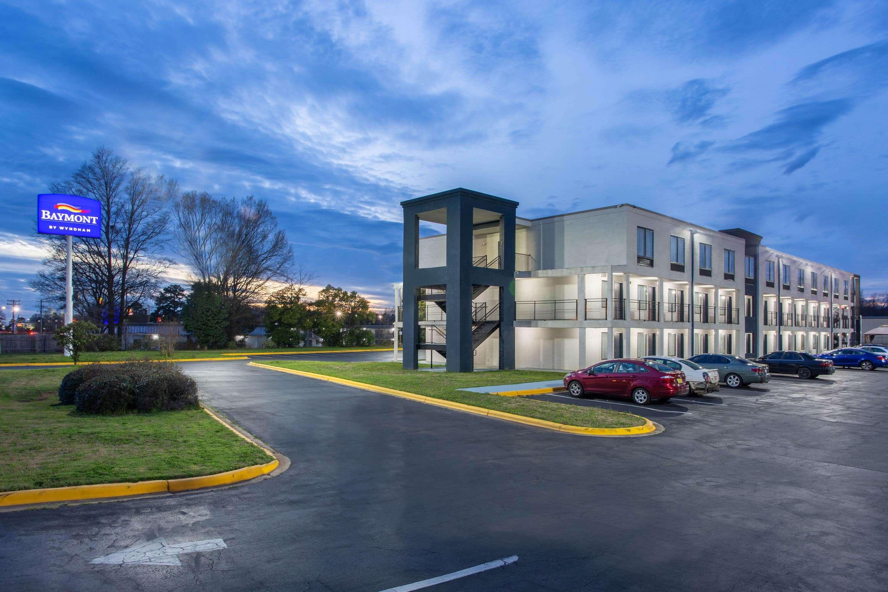 Baymont By Wyndham Charlotte University Exterior photo