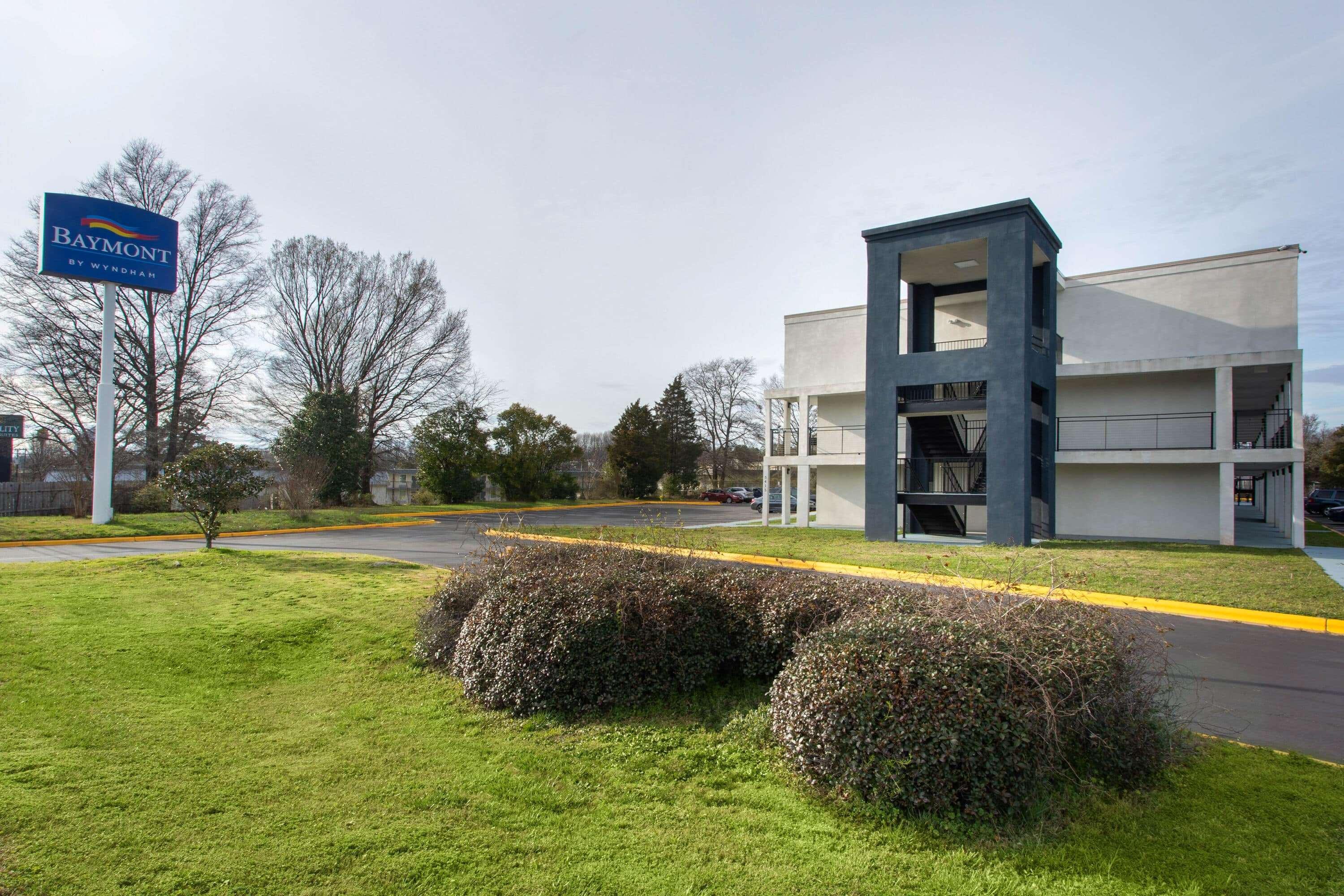 Baymont By Wyndham Charlotte University Exterior photo
