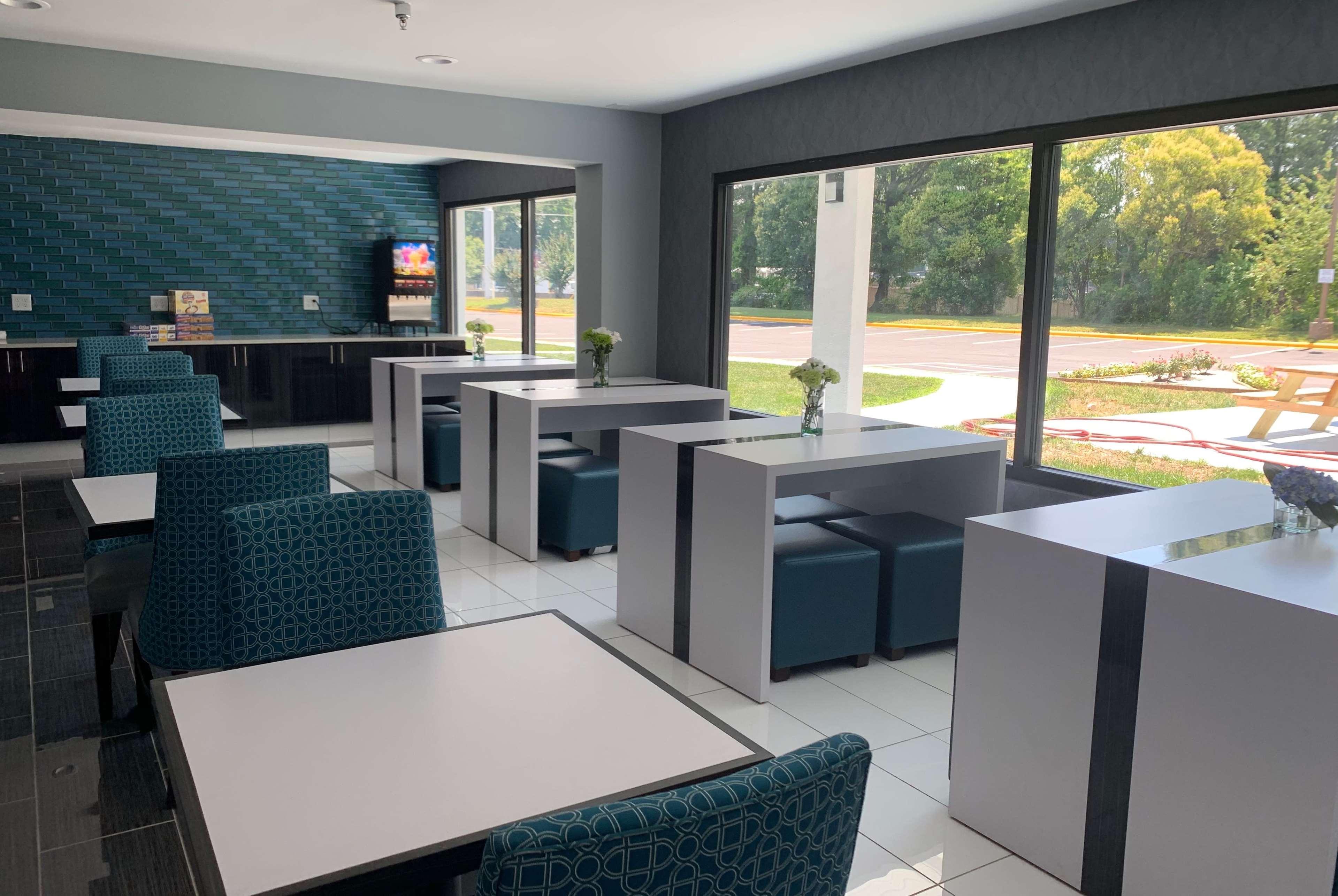Baymont By Wyndham Charlotte University Exterior photo